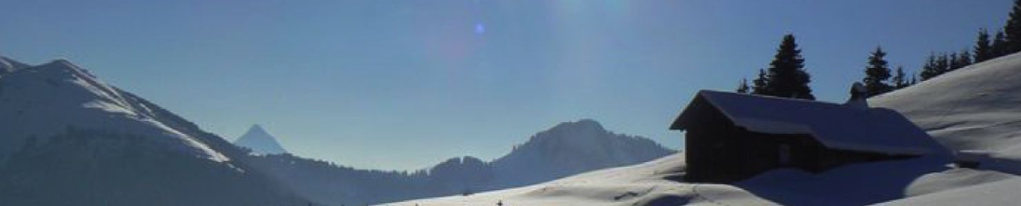 Paysage enneigé et chalet au Col de Merdassier