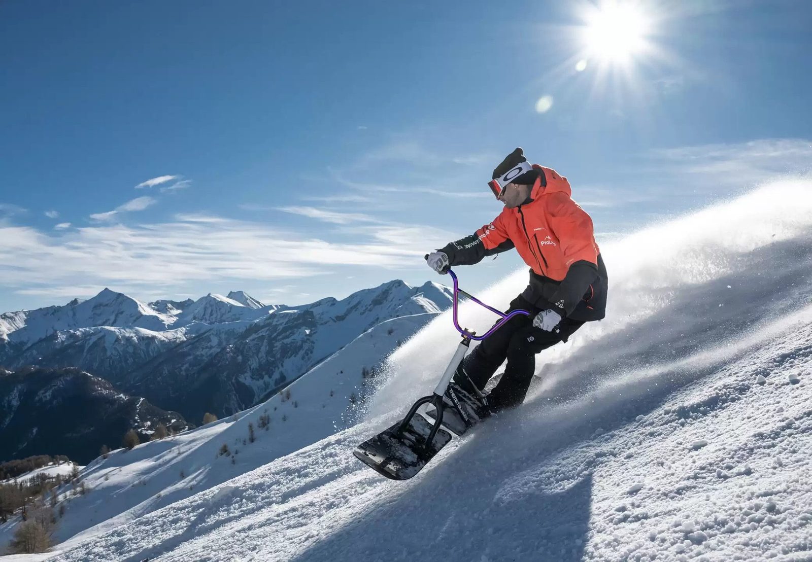 Descente en snowscoot sur les pistes du domaine de Manigod